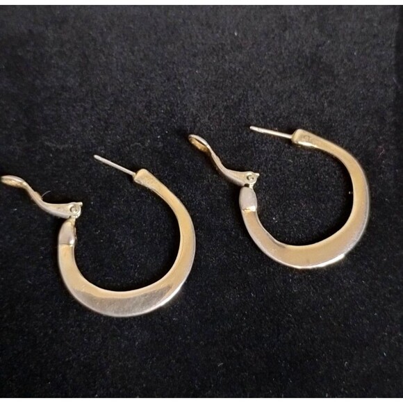 Gold Tone Medium Hoop Earrings EUC - Picture 4 of 4